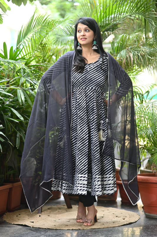 Saanwri Black Lehariya Anarkali Suit Set