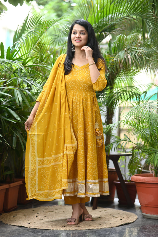 Kesarbandh Bandhani Anarkali Suit Set