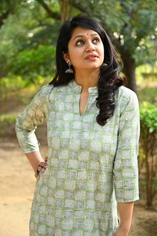 Two Tone Gold Print Capsule Rayon Kurti