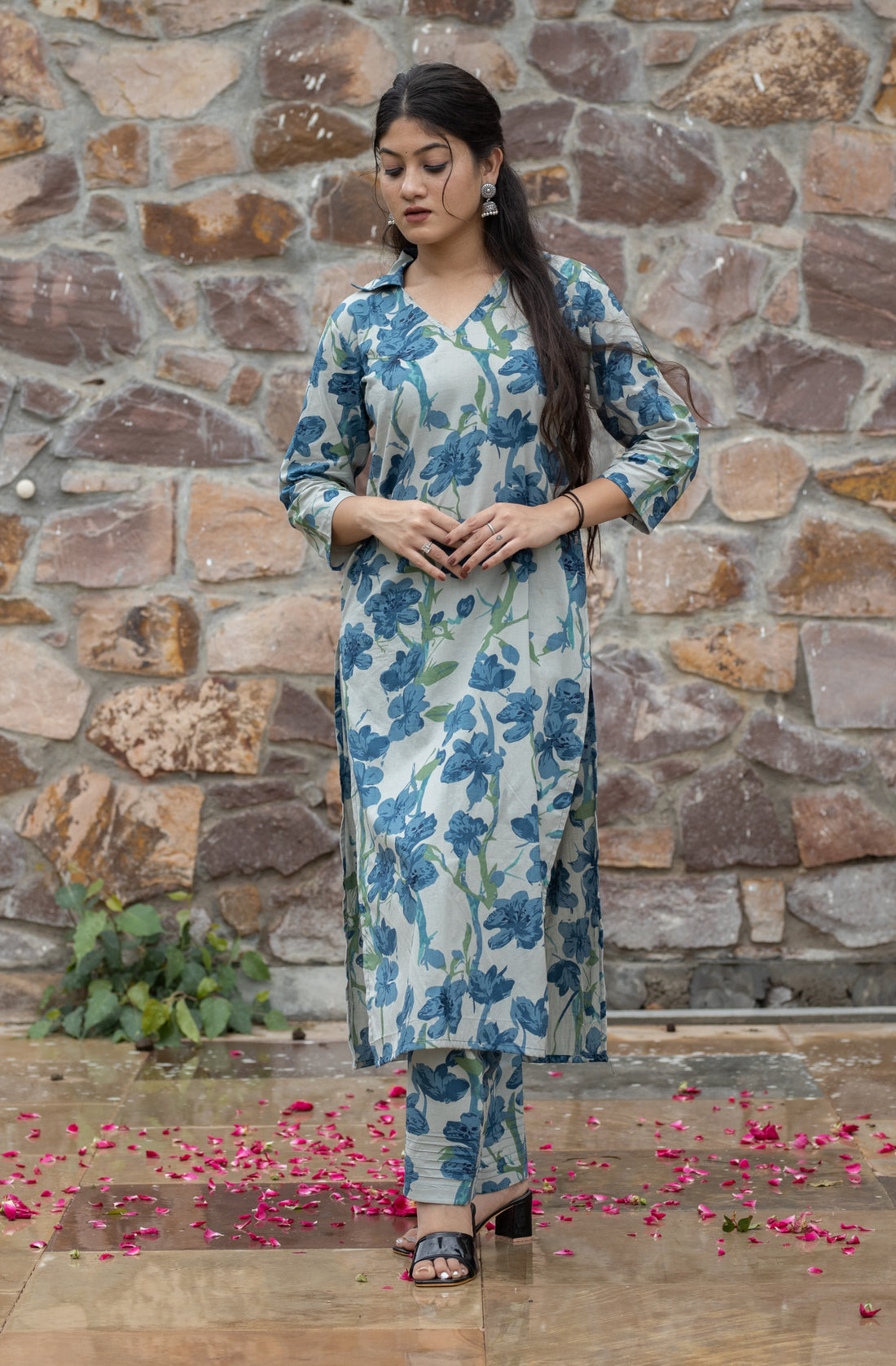 Divita Discharge Print Kurta Pant Set