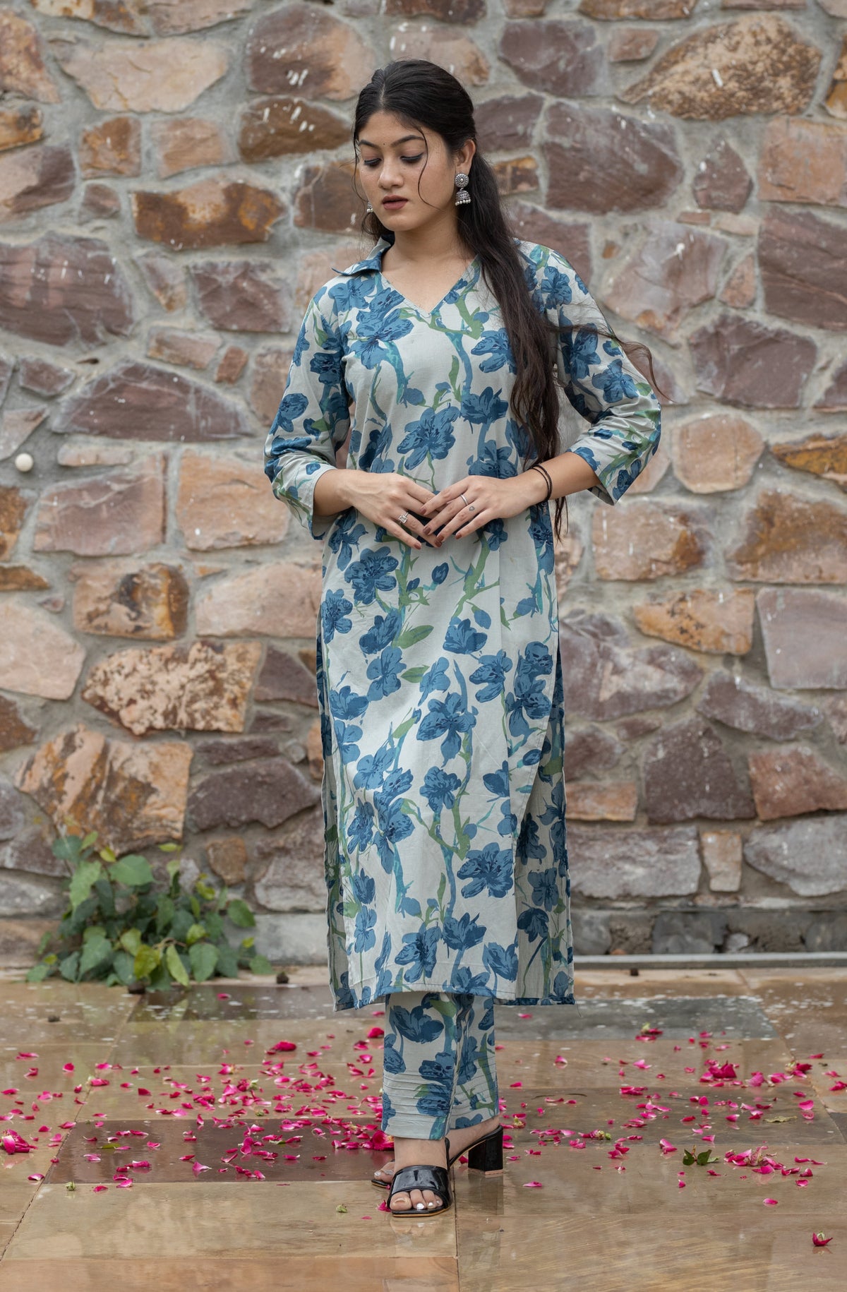 Divita Discharge Print Kurta Pant Set