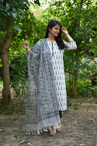 Kaalindi Hand Block Suit Set