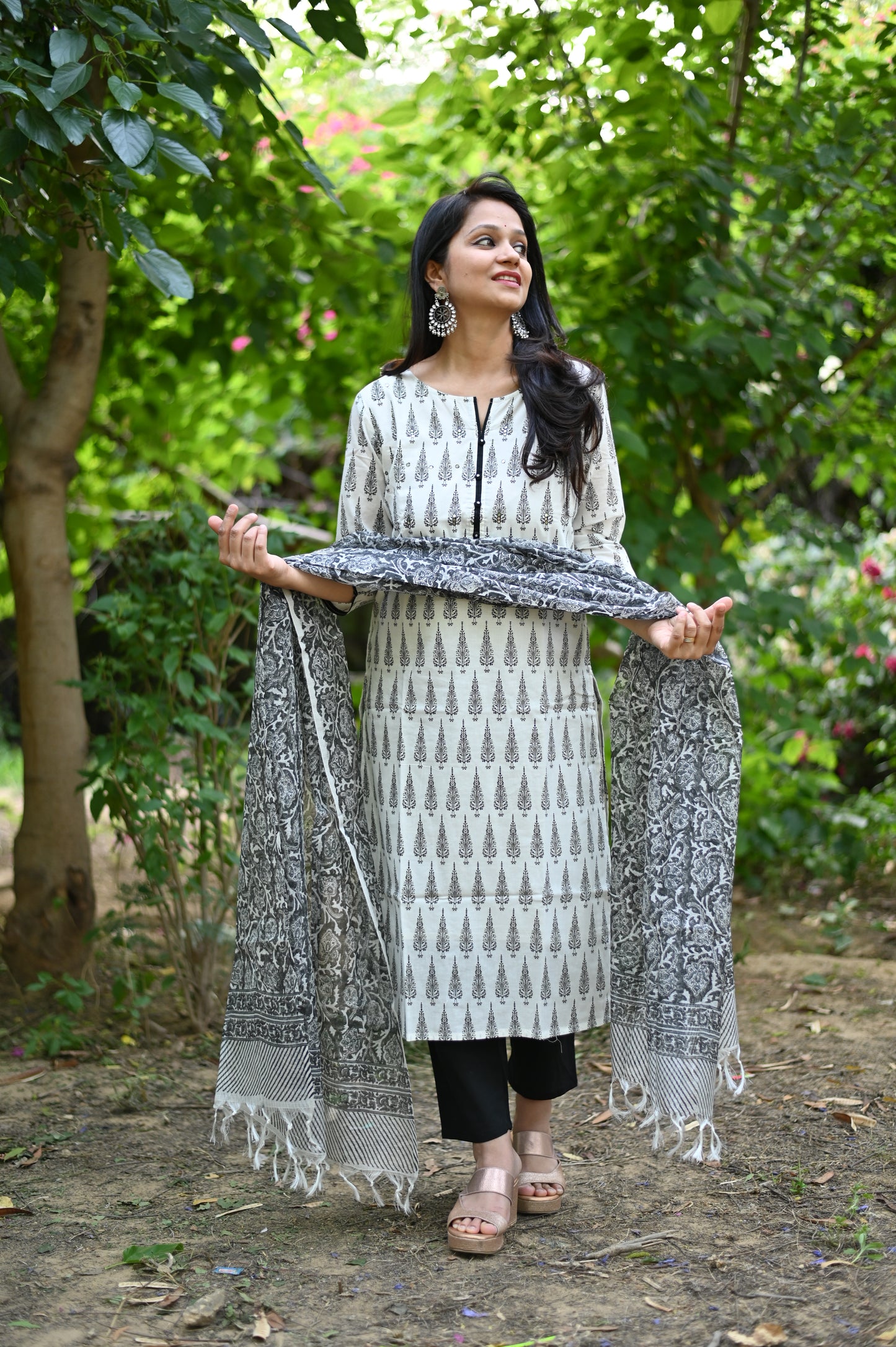 Kaalindi Hand Block Suit Set