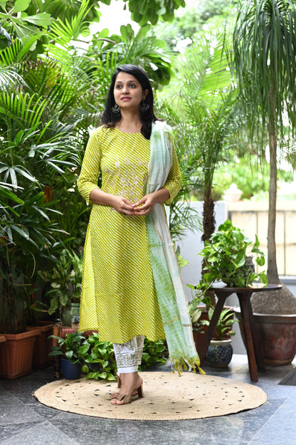 Parrot Green Lehariya Cotton Suit Set