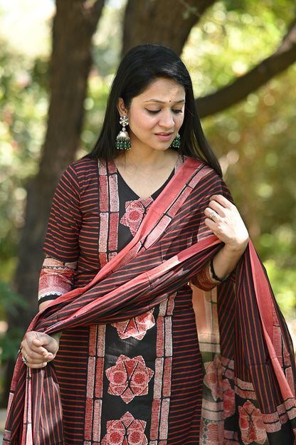 Brij Handbolck Red & Black Cotton Suit Set