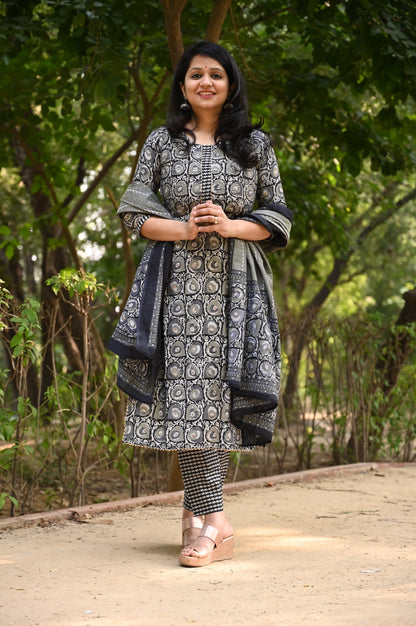 Pearl Muslin Silk Suit Set