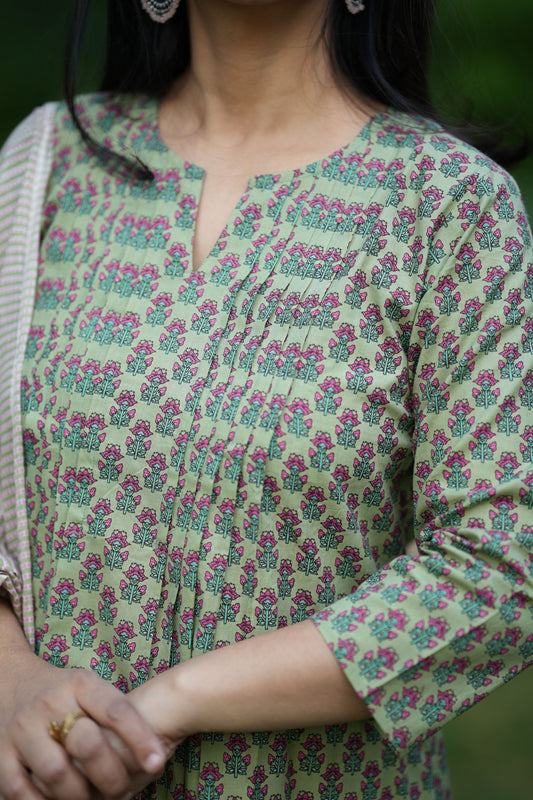 Gehna Green Cotton Suit Set