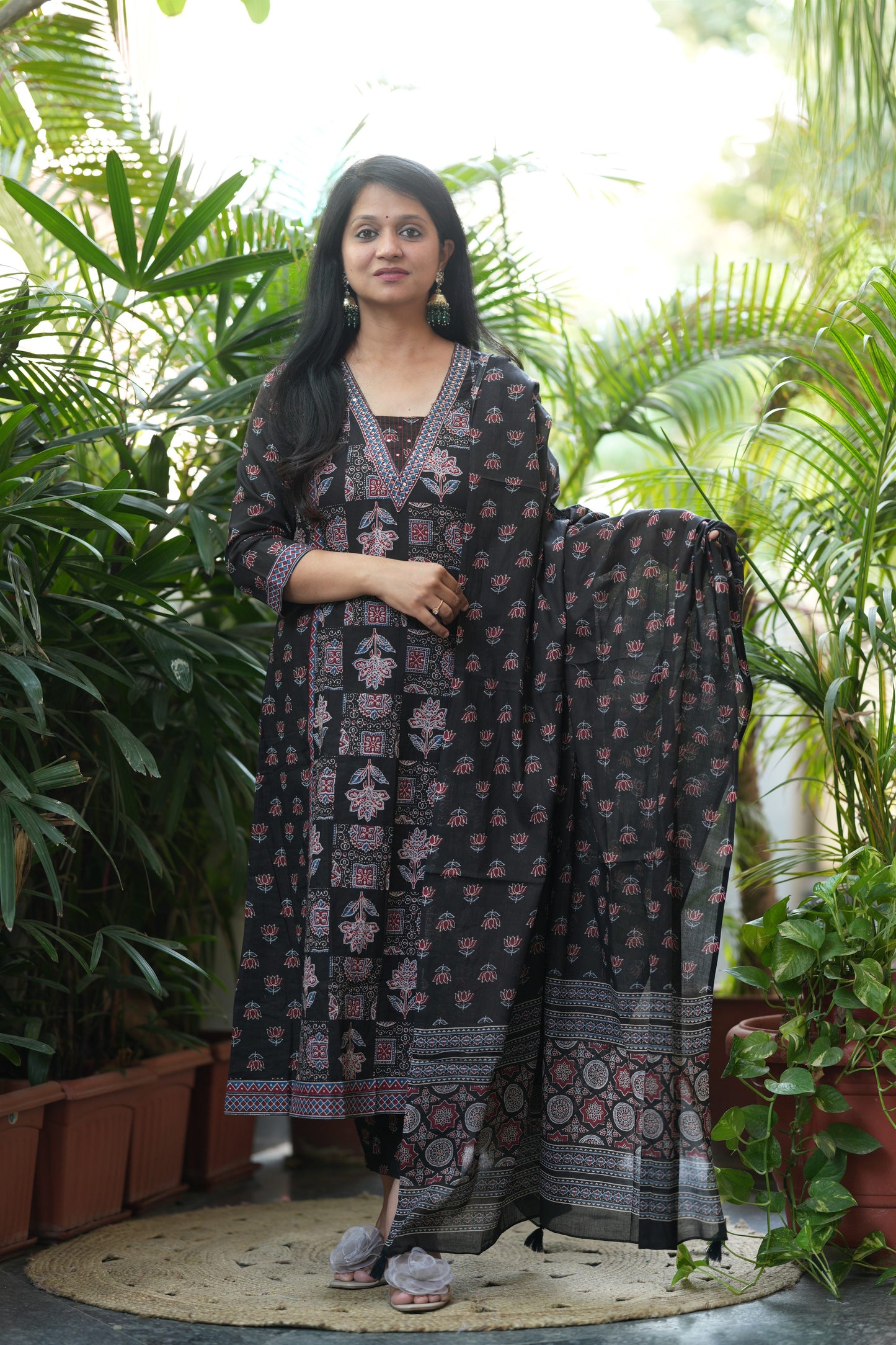 Vaani Black Cotton Suit Set