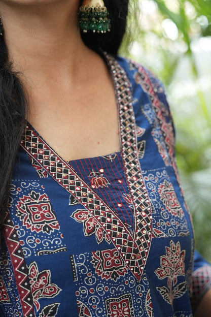 Vedaa Blue Cotton Suit Set