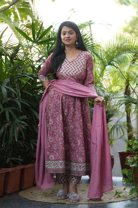 diya pink anarkali
