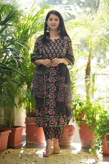 Aarohi Black Floral Cotton Handblock Suit Set