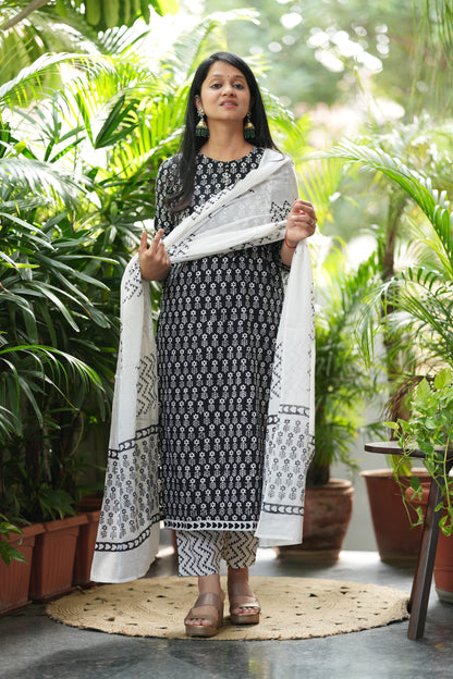 Sootra Cotton Hand Block Suit Set