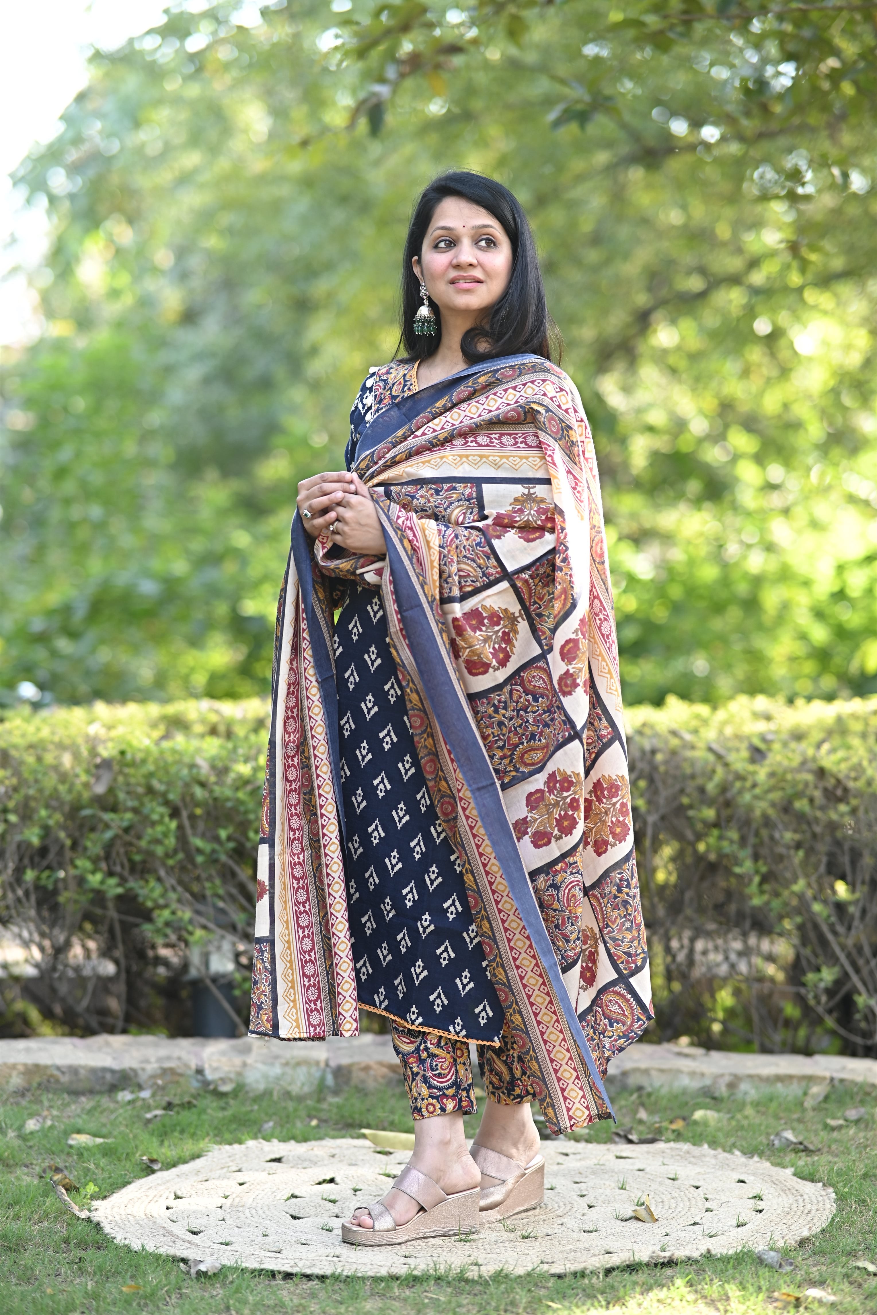gujrati blue cotton suit set